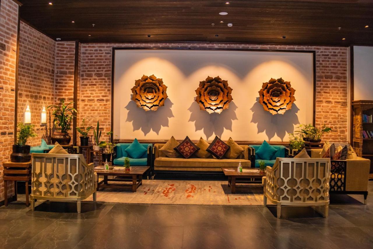 Basera Boutique Hotel Kathmandu Exterior photo The lobby of the Taj Bengal